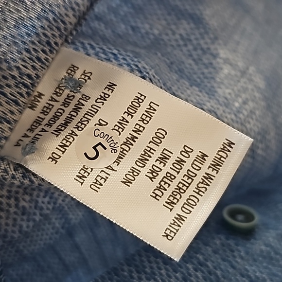 Robert Graham buttoned down. - Picture 9 of 11